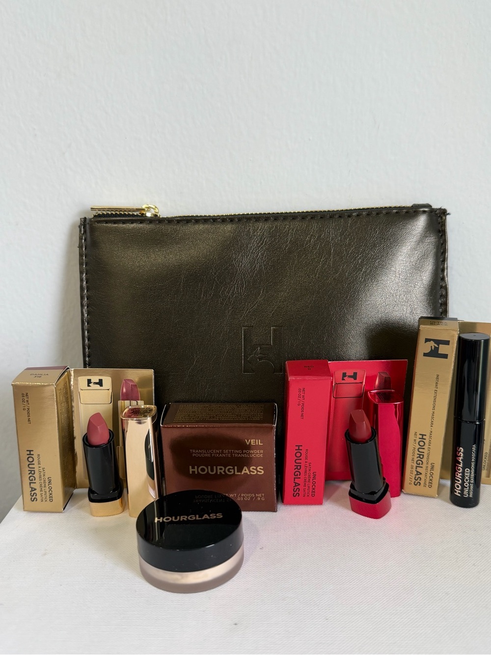 Hourglass Lipstick, Mascara, Veil Powder Set with Metallic Pouch